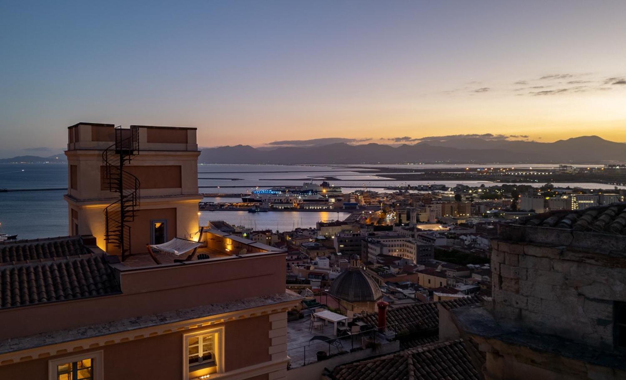 Palazzo Boyl 1840 Hotel Cagliari Exterior photo